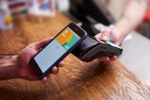 Paiement sans contact par smartphone avec carte Up – solution pour commerçants au Luxembourg