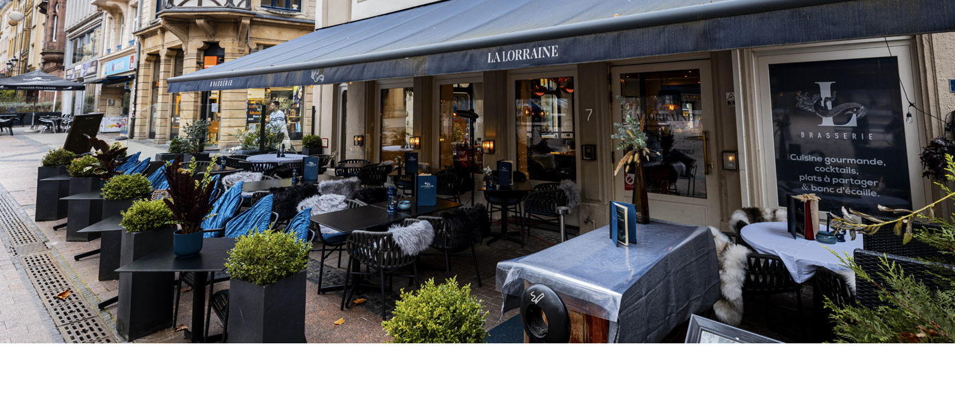 Vue de la place du restaurant La Lorraine